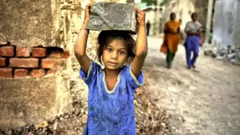 শিশু শ্রমিকঃ এটা জ্বলন্ত সামাজিক সমস্যা
